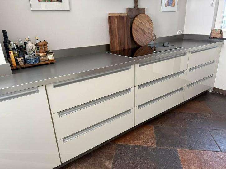 Hoogglans witte keuken compleet, Huis en Inrichting, Keuken | Complete keukens, Zo goed als nieuw, Wit, Ophalen