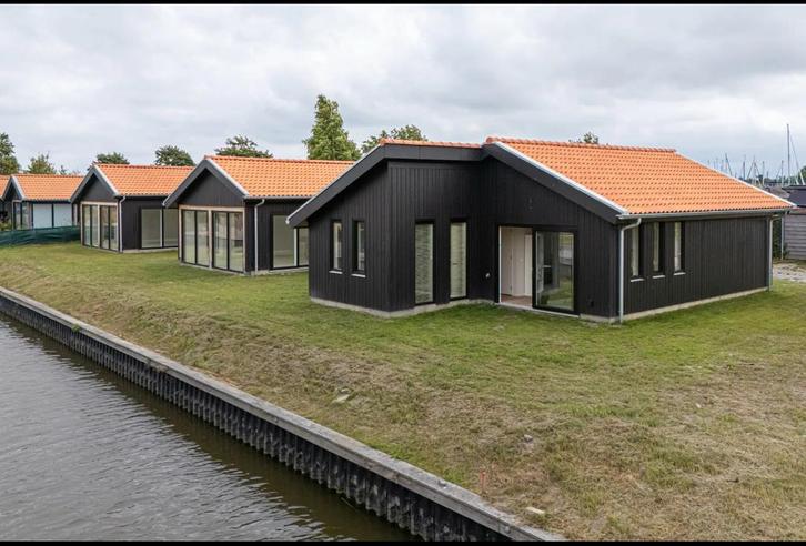 Te koop prachtige recreatiewoning aan de Lauwersmeer, Vakantie, Vakantiehuizen | Nederland, Friesland, Recreatiepark, Aan meer of rivier