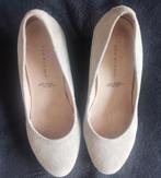 6TH AVENUE NIEUW SUEDE PUMPS MAAT 37, Pumps, Verzenden, Beige, Nieuw