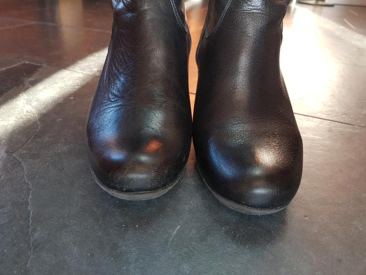 Laarzen leer leren laarsje Paula Urban mt 39 zwart half hoog, Kleding | Dames, Schoenen, Zo goed als nieuw, Lage of Enkellaarzen