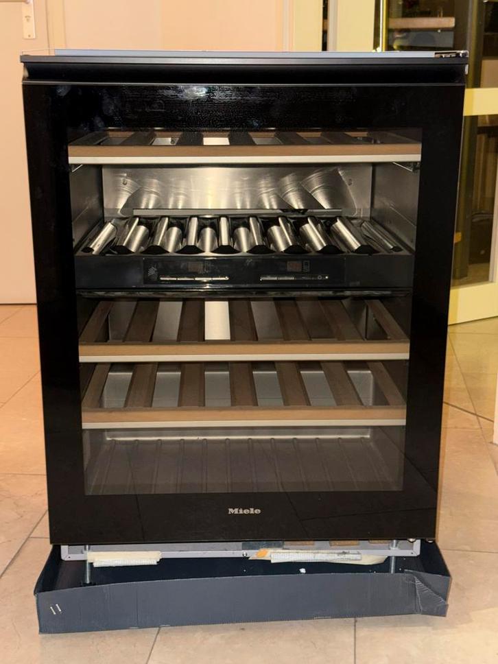 Miele Klimaatkast met storing, Huis en Inrichting, Woonaccessoires | Wijnrekken, Gebruikt, Metaal, Ophalen