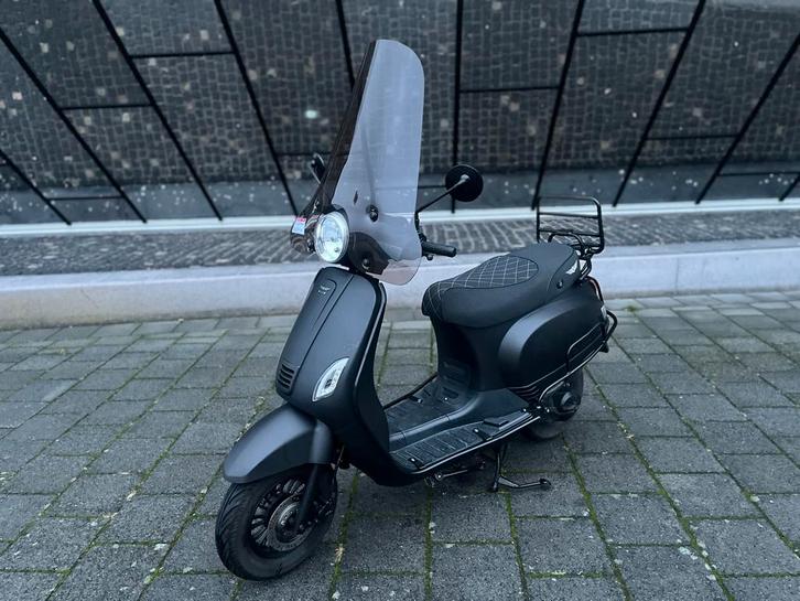 Agm vx 50 DJJD scooter - Full optie,injectie garantie inruil, Fietsen en Brommers, Snorfietsen en Snorscooters, Zo goed als nieuw