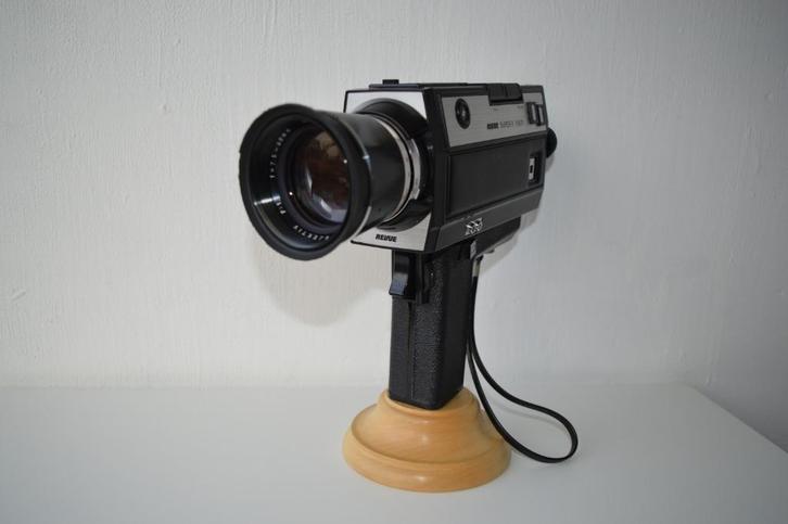 vintage retro revue super 8 s800 filmcamera op staander, Audio, Tv en Foto, Videocamera's Analoog, Camera, 8mm, Ophalen of Verzenden
