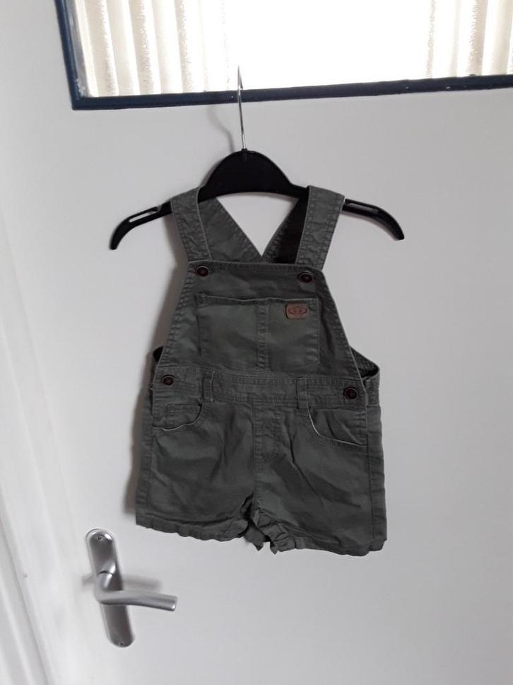 Olijfkleurig tuinbroekje Disney LION KING maat 74 C& A, Kinderen en Baby's, Babykleding | Maat 74, Zo goed als nieuw, Jongetje of Meisje