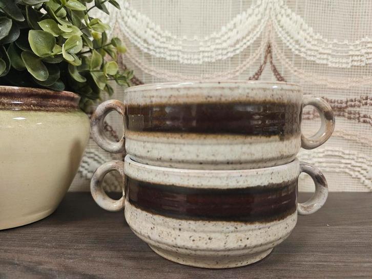 Vintage aardewerk soepkommen set 2 stuks  jaren 70, Huis en Inrichting, Keuken | Servies, Gebruikt, Kom(men), Overige stijlen