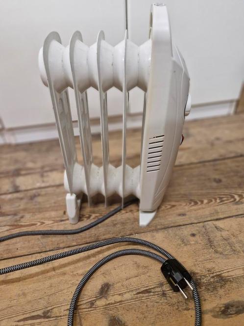 De Eurocom 500w oliegevulde radiatorkachel is uitermate gesc, Doe-het-zelf en Verbouw, Verwarming en Radiatoren, Zo goed als nieuw