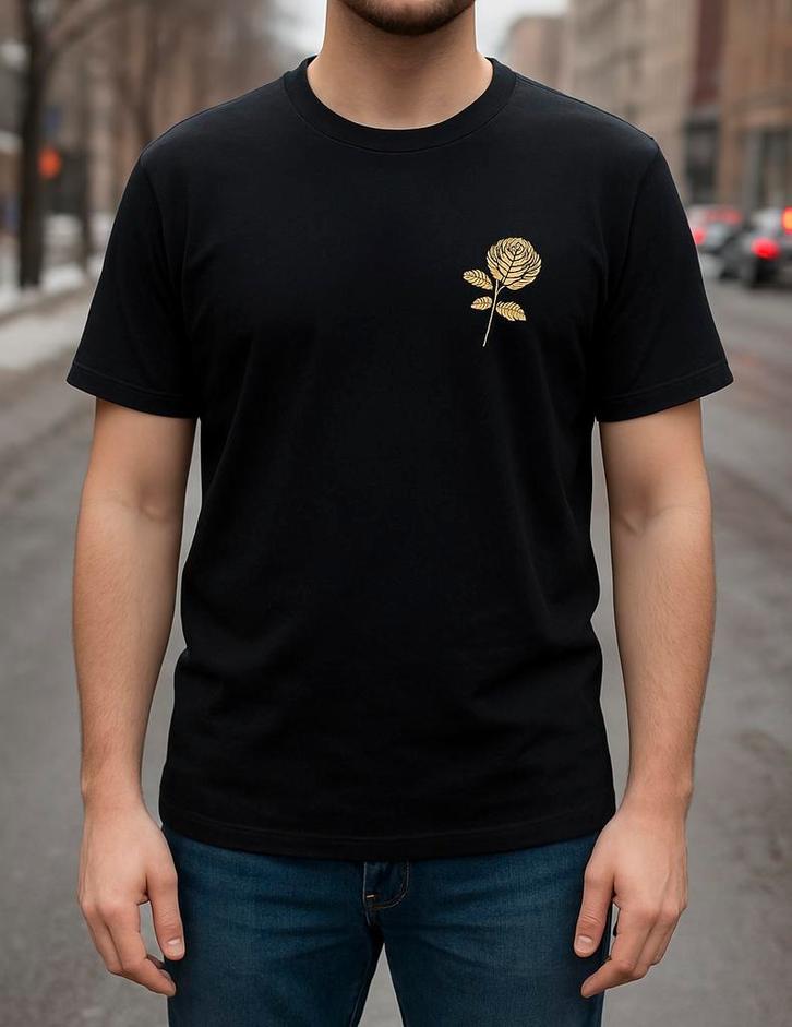 Zwart Mister Tee T-shirt met roos print – Maat L, Kleding | Heren, T-shirts, Zo goed als nieuw, Maat 52/54 (L), Zwart, Ophalen of Verzenden