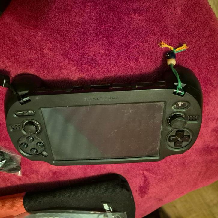 Playstation Vita met veel accesoires en beschermcase, Spelcomputers en Games, Spelcomputers | Sony PlayStation Vita, Zo goed als nieuw
