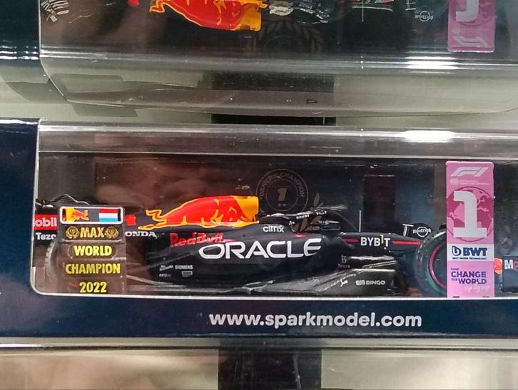 Spark 1:43 Max Verstappen kampioensauto's RB16B RB18 en RB19, Hobby en Vrije tijd, Modelauto's | 1:43, Zo goed als nieuw, Auto