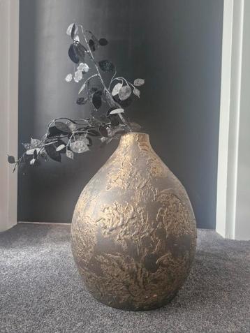 Stenen Pot Bruin/Goud Decoratief beschikbaar voor biedingen