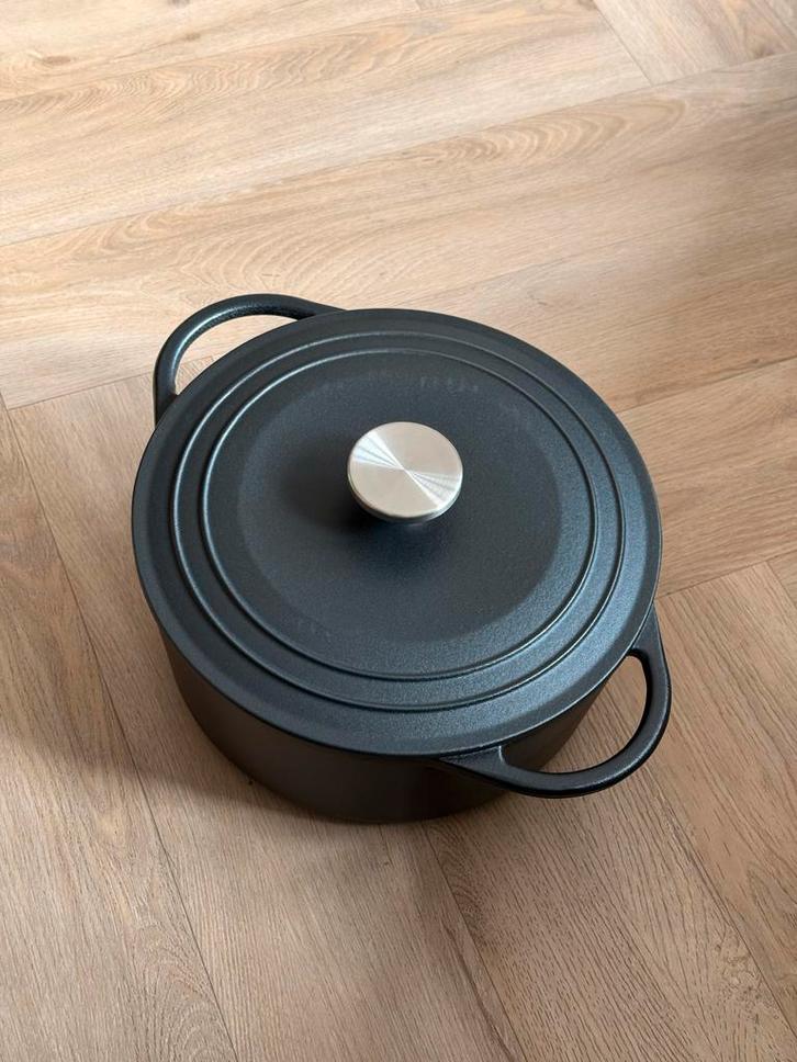 Nieuwe Gietijzeren Braadpan - 24cm, Huis en Inrichting, Keuken | Potten en Pannen, Nieuw, Koekenpan of Braadpan, Gietijzer, Inductieplaat