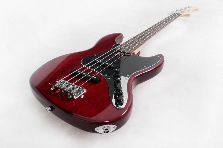 Sire Marcus Miller basgitaar 4-/5-snarig, nu inclusief hoes, Muziek en Instrumenten, Snaarinstrumenten | Gitaren | Bas, Nieuw