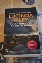 boek van Lucinda Riley/de geheimen van de kostschool, Lucinda Riley, Ophalen of Verzenden, Zo goed als nieuw, Nederland