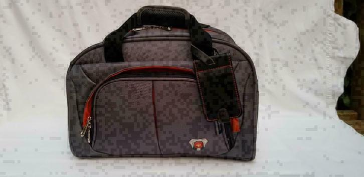 F335 SWISS GEAR reistas grijs met rode accenten, Sieraden, Tassen en Uiterlijk, Tassen | Reistassen en Weekendtassen, Ophalen of Verzenden