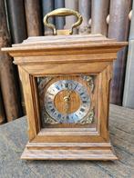 RETRO " Houten Tafelklok met Romeinse cijfers ., Ophalen, Gebruikt, Analoog, Wekker of Tafelklok