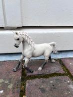 Wit lief klein paardje met zadel en hoofdstel, Ophalen of Verzenden, Zo goed als nieuw, Beeldje of Figuurtje
