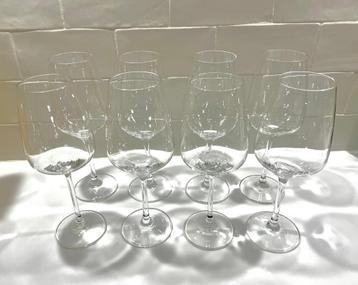 8 wijnglazen beschikbaar voor biedingen