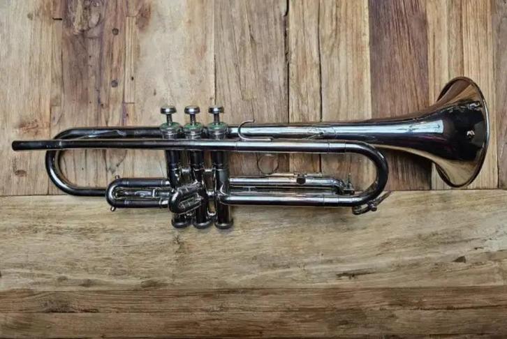 Schenkelaars Eindhoven Bb Trumpet, Muziek en Instrumenten, Blaasinstrumenten | Trompetten, Gebruikt, Bes-trompet, Ophalen