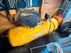 Compressor 100liter tank, Doe-het-zelf en Verbouw, Compressors, 100 liter of meer, Ophalen, Zo goed als nieuw, 200 tot 400 liter/min