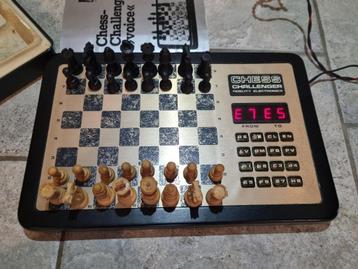 vintage schaakcomputer beschikbaar voor biedingen