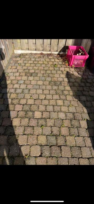 Bestrating   beschikbaar voor biedingen