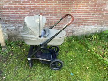 Mutsy Icon kinderwagen: reiswieg + onderstel beschikbaar voor biedingen