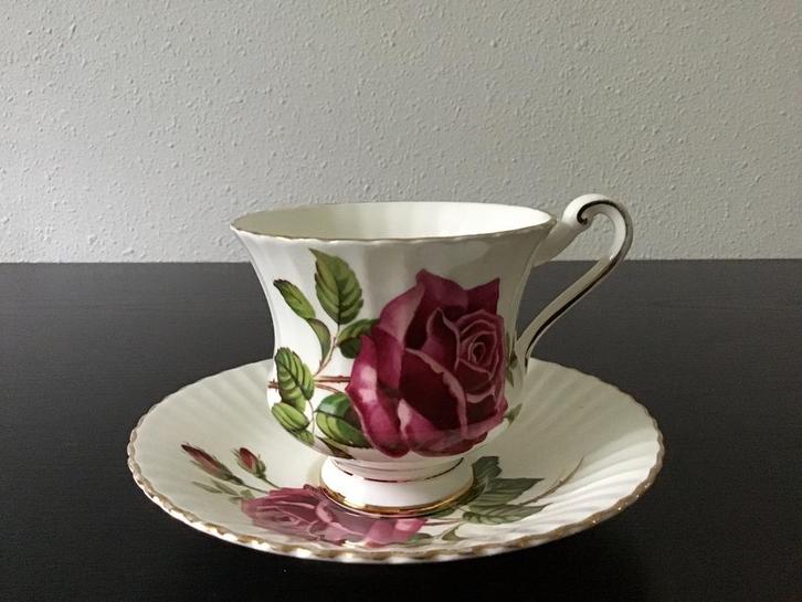 Paragon kop en schotel, Engels porselein. Fine Bone China., Antiek en Kunst, Antiek | Servies los, Ophalen of Verzenden