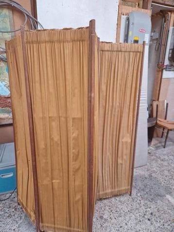 Kamerscherm  beschikbaar voor biedingen