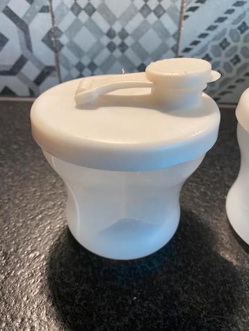 Baby melkpoeder bewaar potje (3 voedingen) beschikbaar voor biedingen