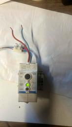 Aardlek schakelaar caravan camper 230 volt, Caravans en Kamperen, Ophalen of Verzenden, Zo goed als nieuw