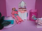 BA41 Barbie in de badkamer met wasmachine, Ophalen of Verzenden, Gebruikt, Overige typen