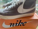 Nike , Veterboots, Suede, lichtgewicht , grijs//creme. Nieuw, Ophalen of Verzenden, Zo goed als nieuw, Grijs