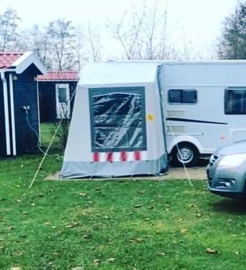 Wintertent Caravan voortent beschikbaar voor biedingen