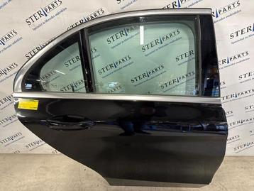 Portier 4Deurs rechts-achter van een Mercedes C-Klasse (197) beschikbaar voor biedingen