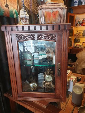 super leuk oud toonbank vitrine kastje beschikbaar voor biedingen