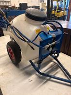 Sproeier op wielen  70 liter  achter grasmaaier 12v zgan, Ophalen of Verzenden, Gebruikt, Onkruidbestrijding