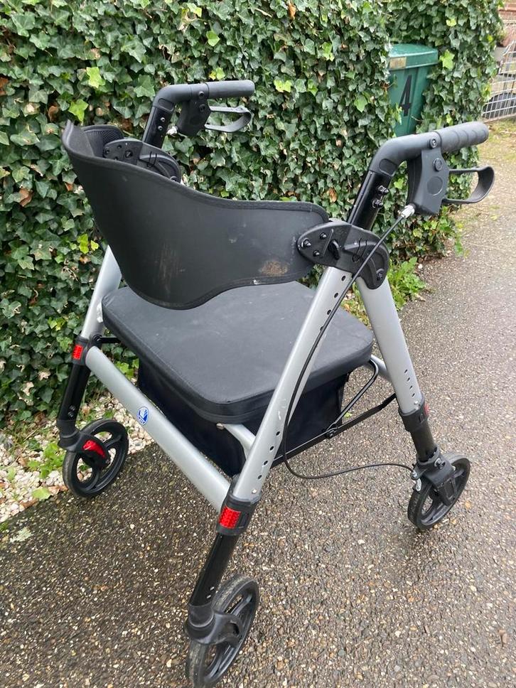 Gebruikte vermieren goliat brede  rollator ( tot 200 kg ), Diversen, Rollators, Gebruikt, Opvouwbaar, Ophalen