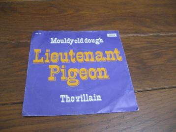 70s lieutenant pigeon single mouldy old dough beschikbaar voor biedingen