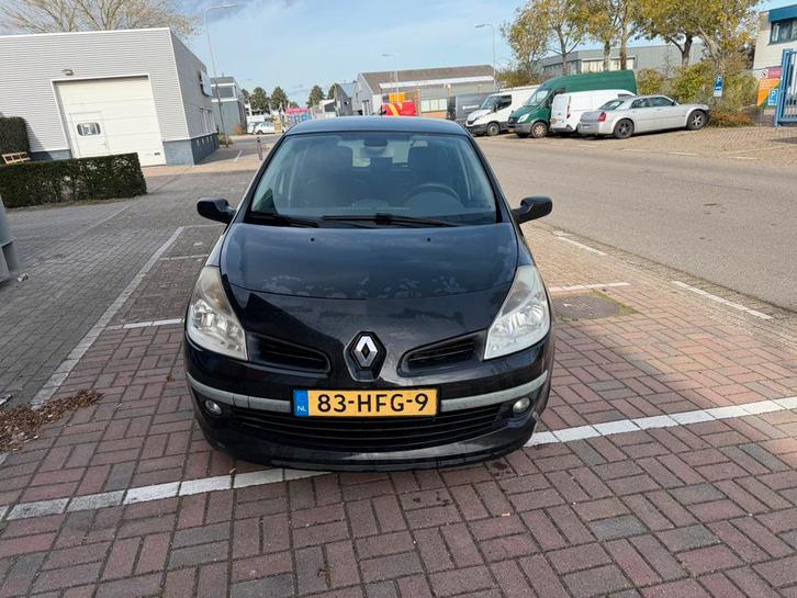 Renault Clio 1.6 16V 82KW 5-DRS AUT 2008 Zwart Apk Airco, Auto's, Renault, Bedrijf, Clio, Benzine, E, Hatchback, Automaat, Origineel Nederlands
