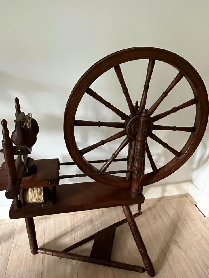 Handgemaakt spinnewiel, Hobby en Vrije tijd, Spinnewielen en Spinnen, Spinnewiel, Ophalen