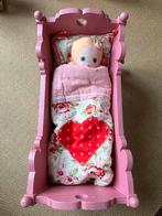 Poppenbedje roze handgemaakt met kussen en dekentje, Ophalen, Zo goed als nieuw, Babypop