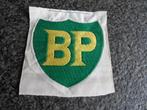 BP motorolie oude stofjas embleem 8 x 8 cm., Verzamelen, Verzenden, Zo goed als nieuw, Gebruiksvoorwerp