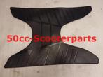 Treeplank Mat Sym Jet Euro X 64320-Kbn-900-Ka Gebruikt, Ophalen of Verzenden, 50ccscooterparts, Info@50cc-scooterparts.nl, Veen