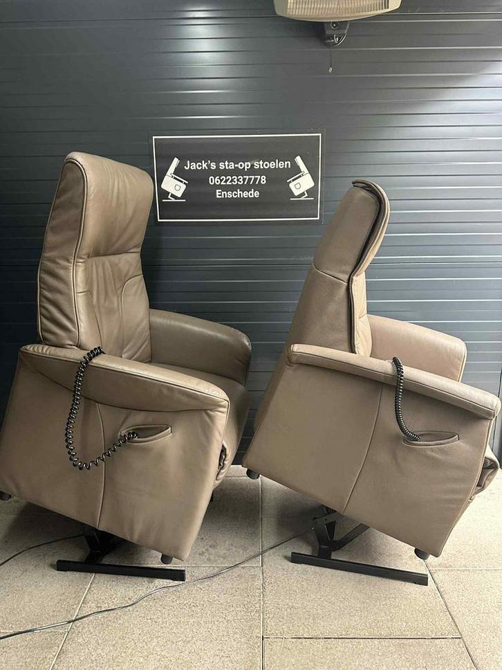 Sta op stoelen merk cair, Huis en Inrichting, Fauteuils, Zo goed als nieuw, Leer, 50 tot 75 cm, Minder dan 75 cm, Ophalen