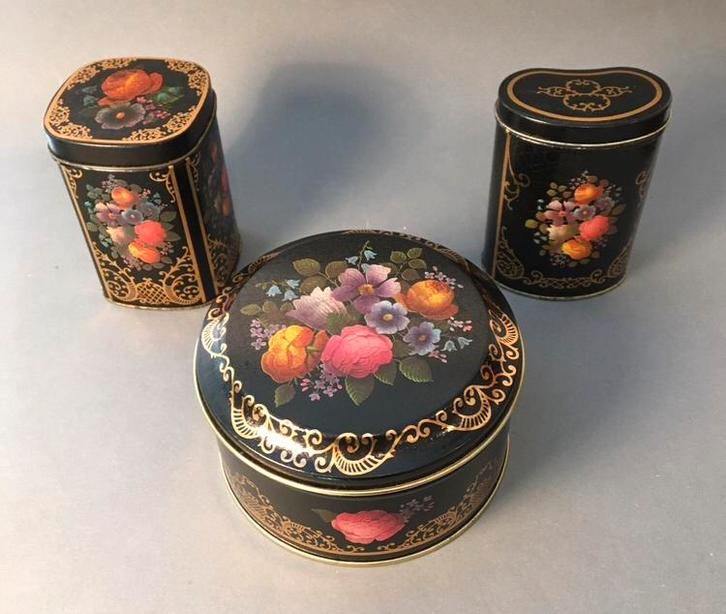 Drie Engelse theeblikjes, allen met een andere vorm, Verzamelen, Blikken, Overige, Ophalen of Verzenden