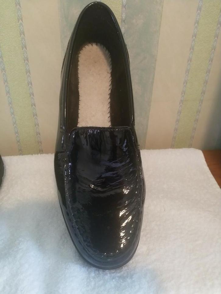 Zwarte lak instappers van ARA maat 40  in zeer goede staat, Kleding | Dames, Schoenen, Zo goed als nieuw, Instappers, Zwart, Ophalen of Verzenden