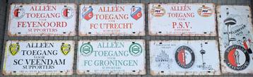 VOETBAL bordjes divers nu €7,00 p/s beschikbaar voor biedingen