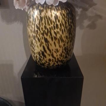 The World Artic Cheetah vaas in goud 2 stuks! beschikbaar voor biedingen