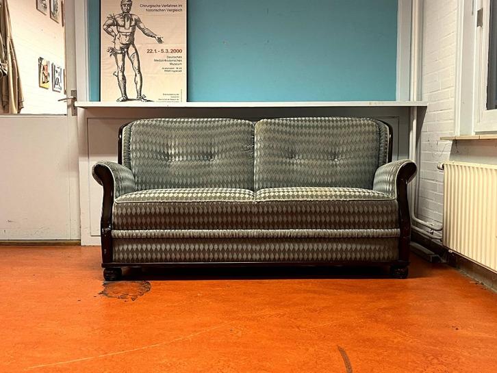 Vintage 2-zitsbank met houten details, Antiek en Kunst, Antiek | Meubels | Stoelen en Banken, Ophalen