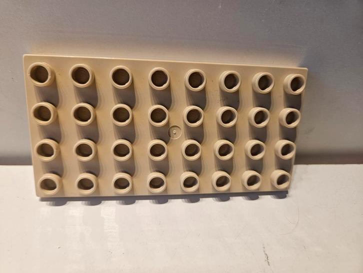 Lego duplo beige  bouwplaat / basisplaat 8x4, Kinderen en Baby's, Speelgoed | Duplo en Lego, Zo goed als nieuw, Duplo, Ophalen of Verzenden